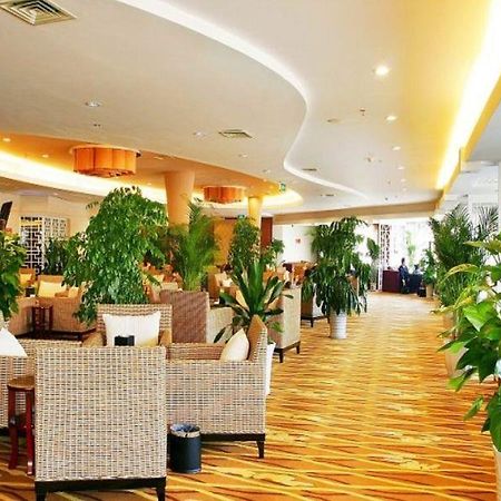 Crown International Hotel Chengdu Interior photo