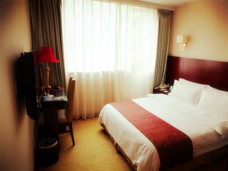 Crown International Hotel Chengdu Exterior photo